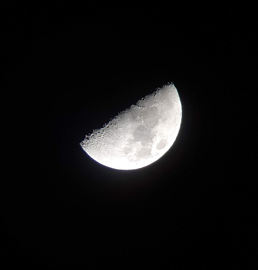 210128_0121_moon.jpg 210128_0121_moon.jpg